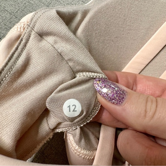 Lululemon Energy Sports Bra Strappy Back Size 12 - Picture 7 of 7